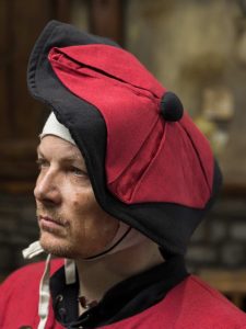 Chapeau impérial de l'armurerie Warhammer Type C noir/rouge foncé