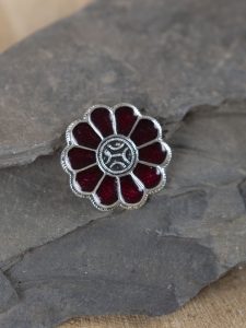 Broche fleur couleur argent