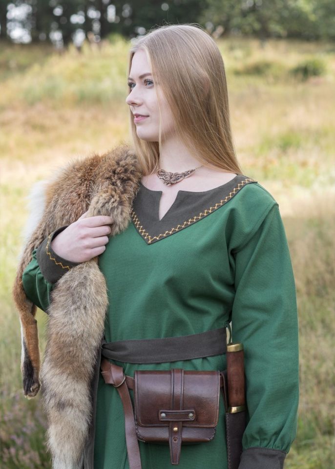 Robe viking Freydis en vert – Image 4