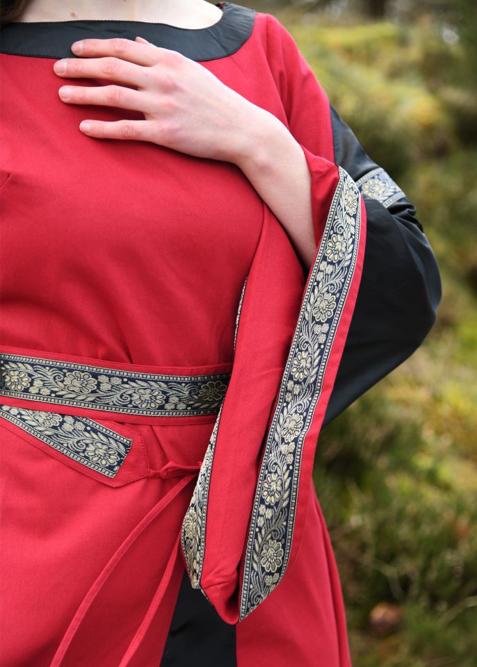 Noble robe médiévale Bliaut rouge-noir – Image 4