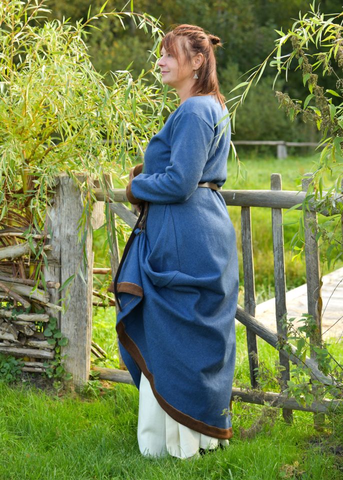 Robe en laine viking Lykka bleue – Image 2