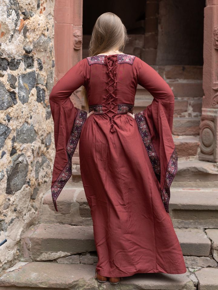 Robe médiévale bourguignonne en bordeaux – Image 4