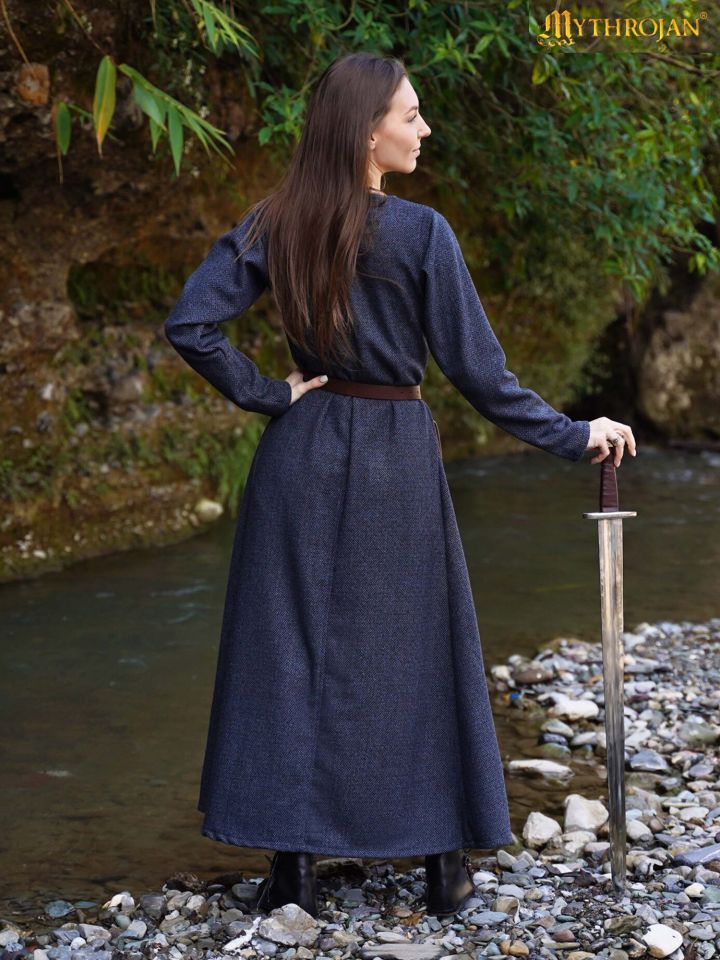 Robe en laine viking Astrid bleue – Image 3