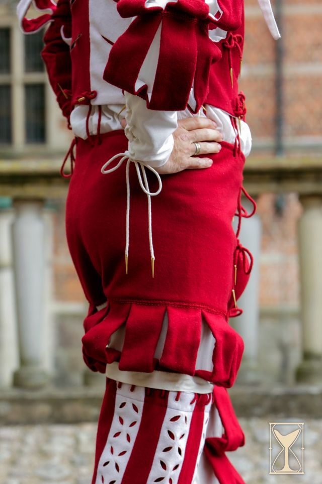 Pantalon lansquenet rouge et blanc – Image 5