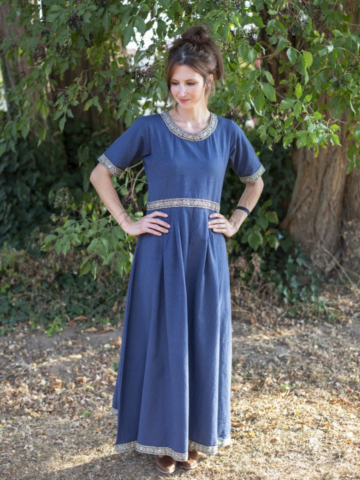 Robe manches courtes avec galon, en bleu – Image 2