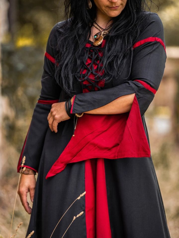 Robe à manches trompette noire/rouge – Image 2