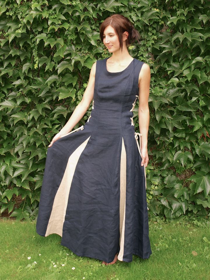 Robe en lin sans manches bleue
