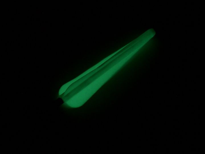 Flèche GN avec empennage luminescent - fût marron – Image 2