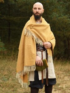 Manteau écharpe en laine à chevrons jaune